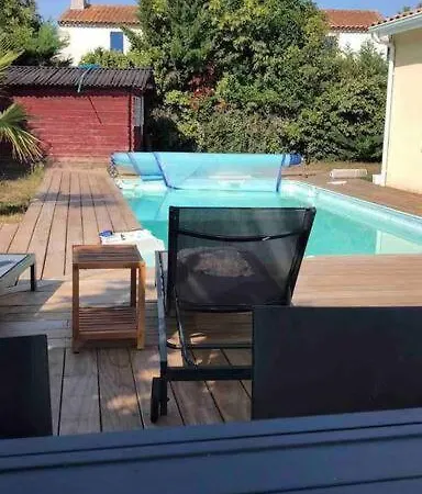 Вилла Calme & Confort, Piscine, Jardin, Parking Брюж