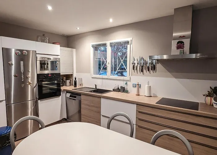 Calme & Confort, Piscine, Jardin, Parking Villa *