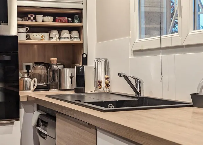 Calme & Confort, Piscine, Jardin, Parking *